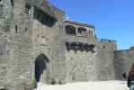PICTURES/Eilean Donan Castle/t_Courtyard.JPG